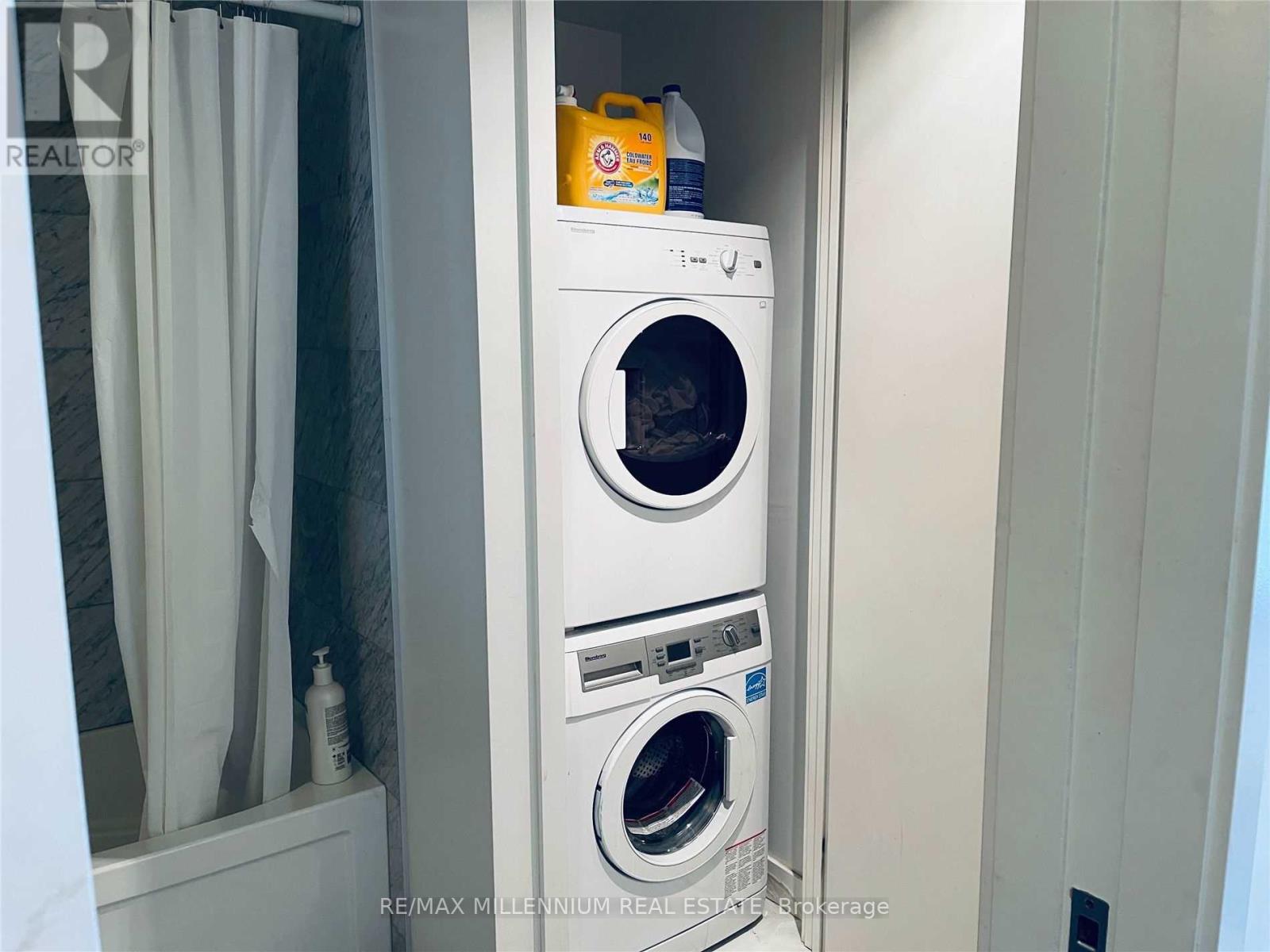 709 - 14 York Street, Toronto, Ontario  M5J 2Z2 - Photo 8 - C12479413