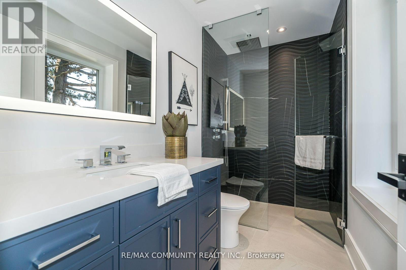 30 Kellythorne Drive, Toronto (Parkwoods-Donalda), Ontario  M3A 2L4 - Photo 16 - C12479419