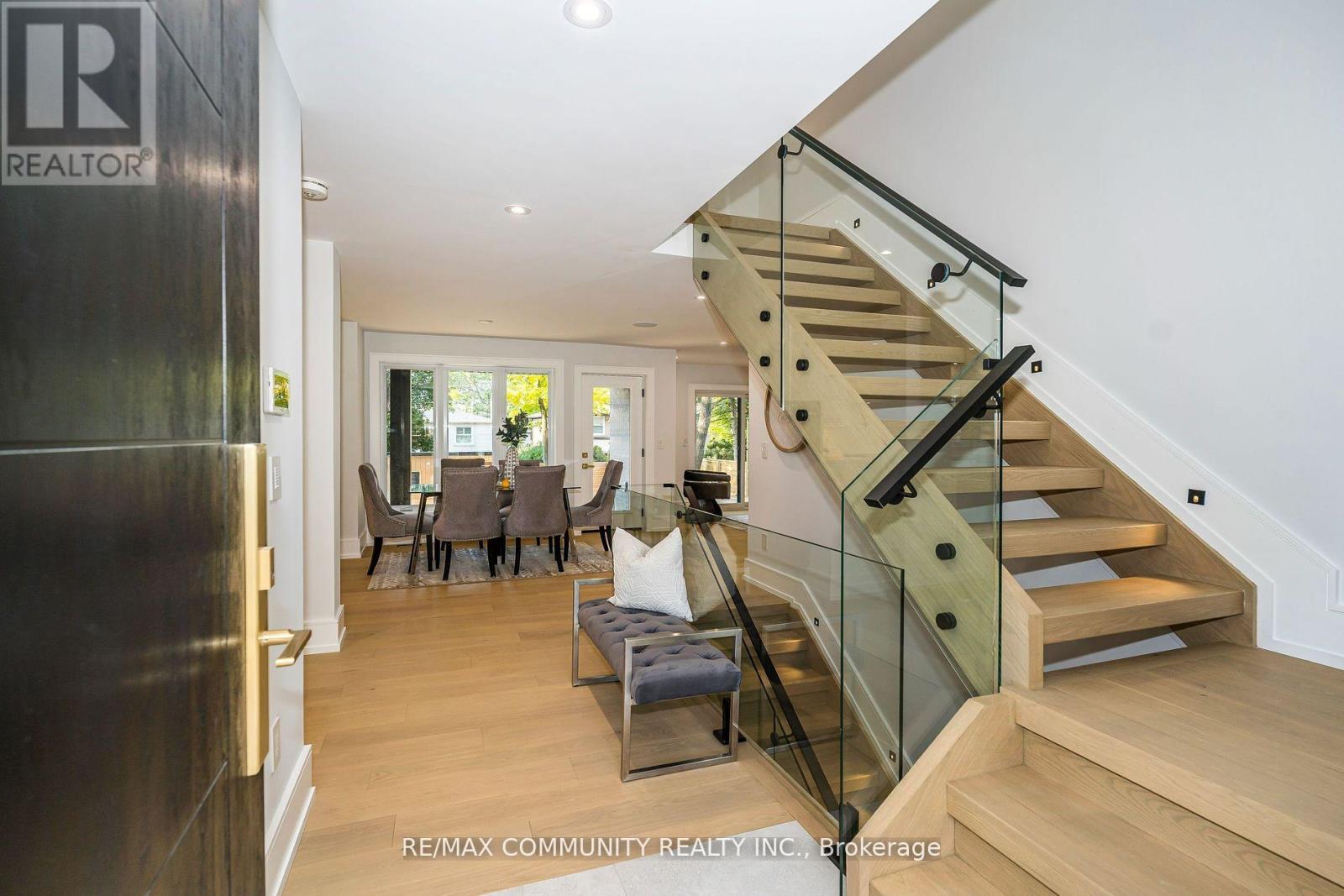 30 Kellythorne Drive, Toronto (Parkwoods-Donalda), Ontario  M3A 2L4 - Photo 2 - C12479419