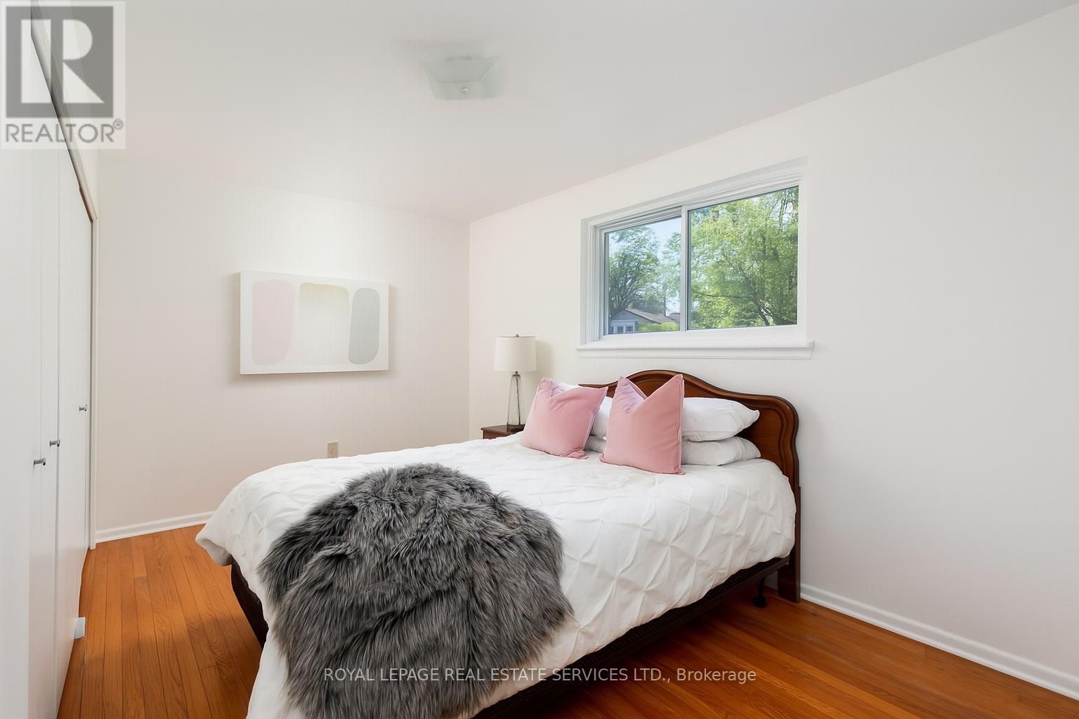 1106 Falgarwood Drive, Oakville, Ontario  L6H 1N9 - Photo 18 - W12398379
