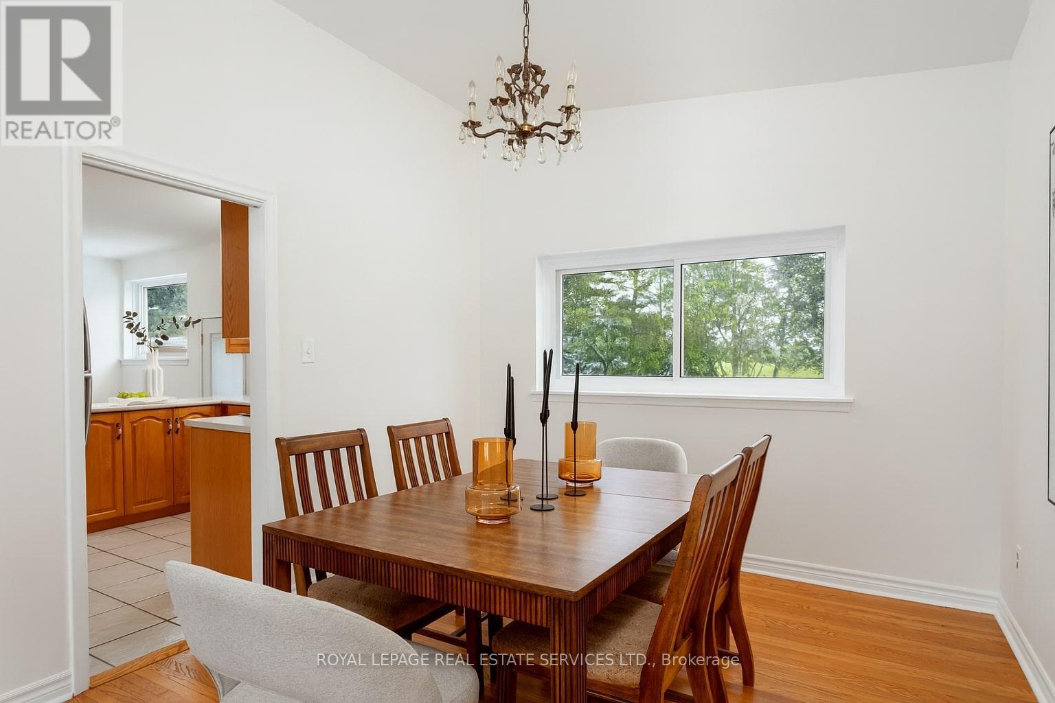 1106 Falgarwood Drive, Oakville, Ontario  L6H 1N9 - Photo 9 - W12398379