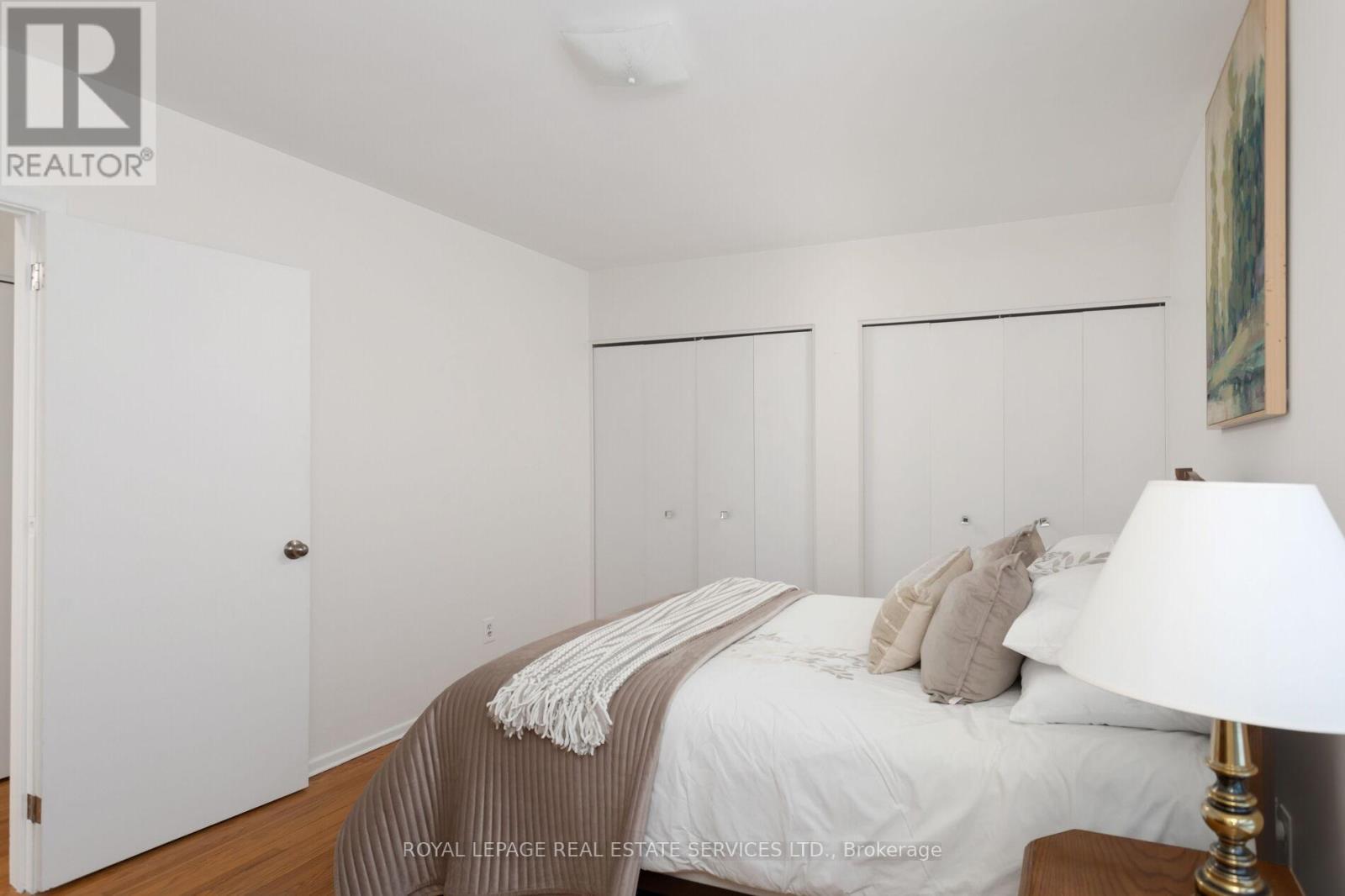 1106 Falgarwood Drive, Oakville, Ontario  L6H 1N9 - Photo 21 - W12398379