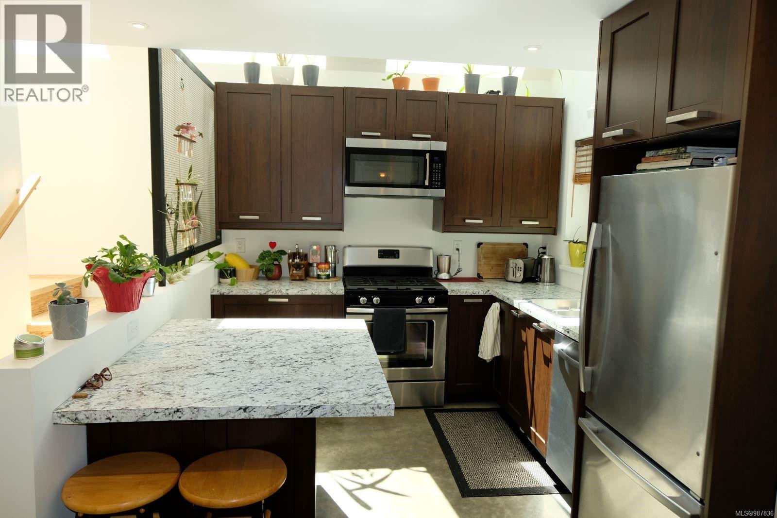 1156 Pacific Rim Hwy, Tofino, British Columbia  V0R 2Z0 - Photo 39 - 987836