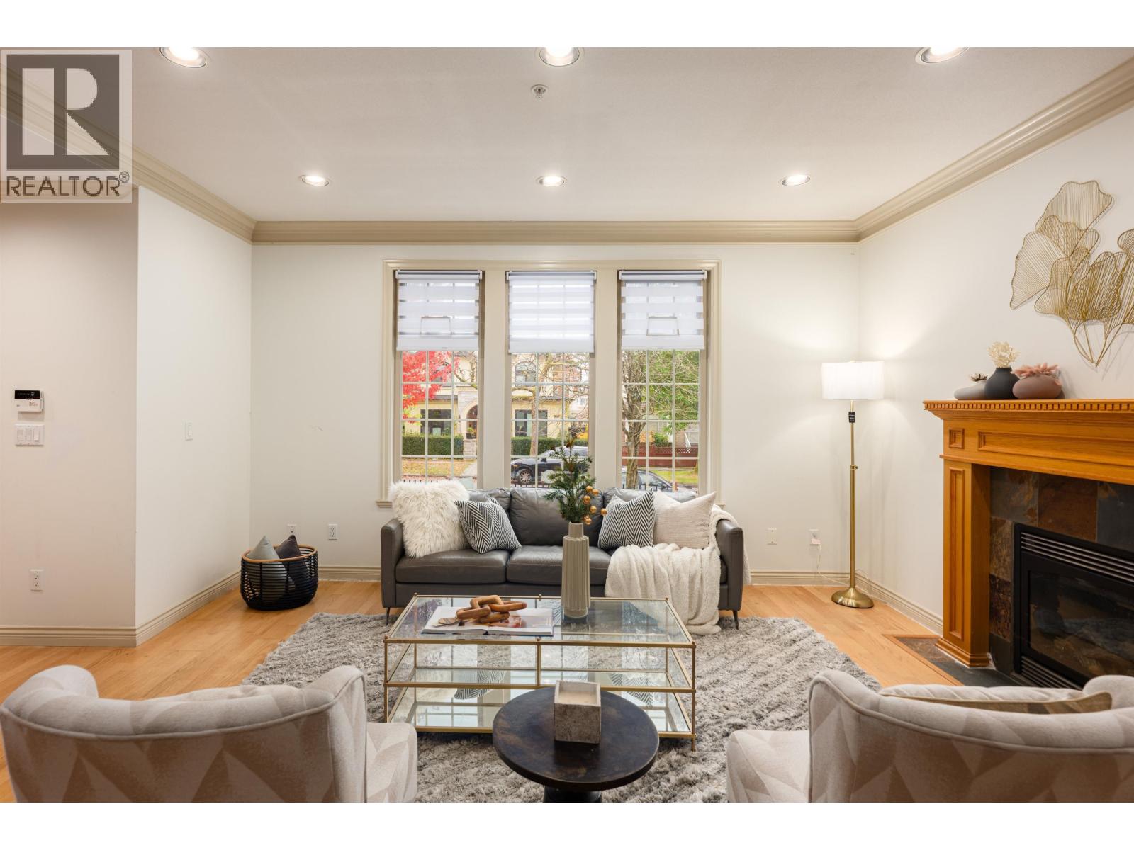 7949 Montcalm Street, Vancouver, British Columbia  V6P 4P2 - Photo 8 - R3061506