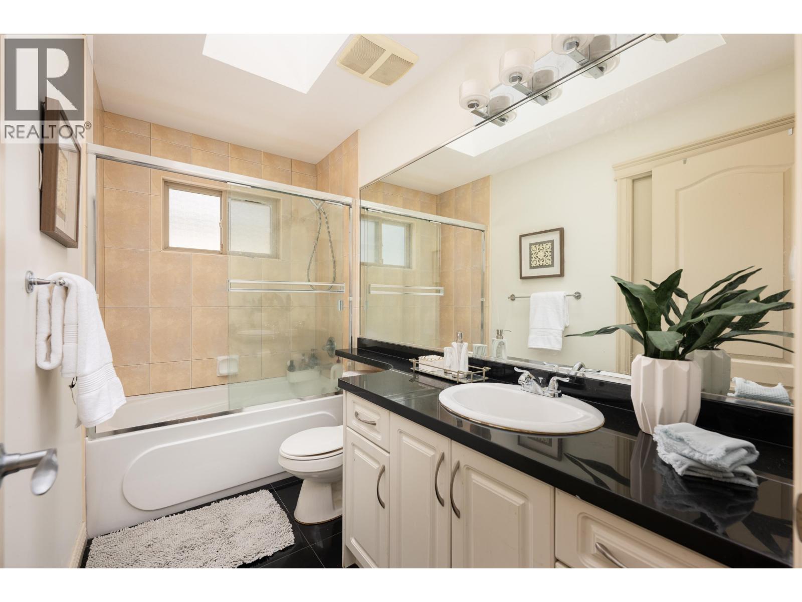 7949 Montcalm Street, Vancouver, British Columbia  V6P 4P2 - Photo 25 - R3061506