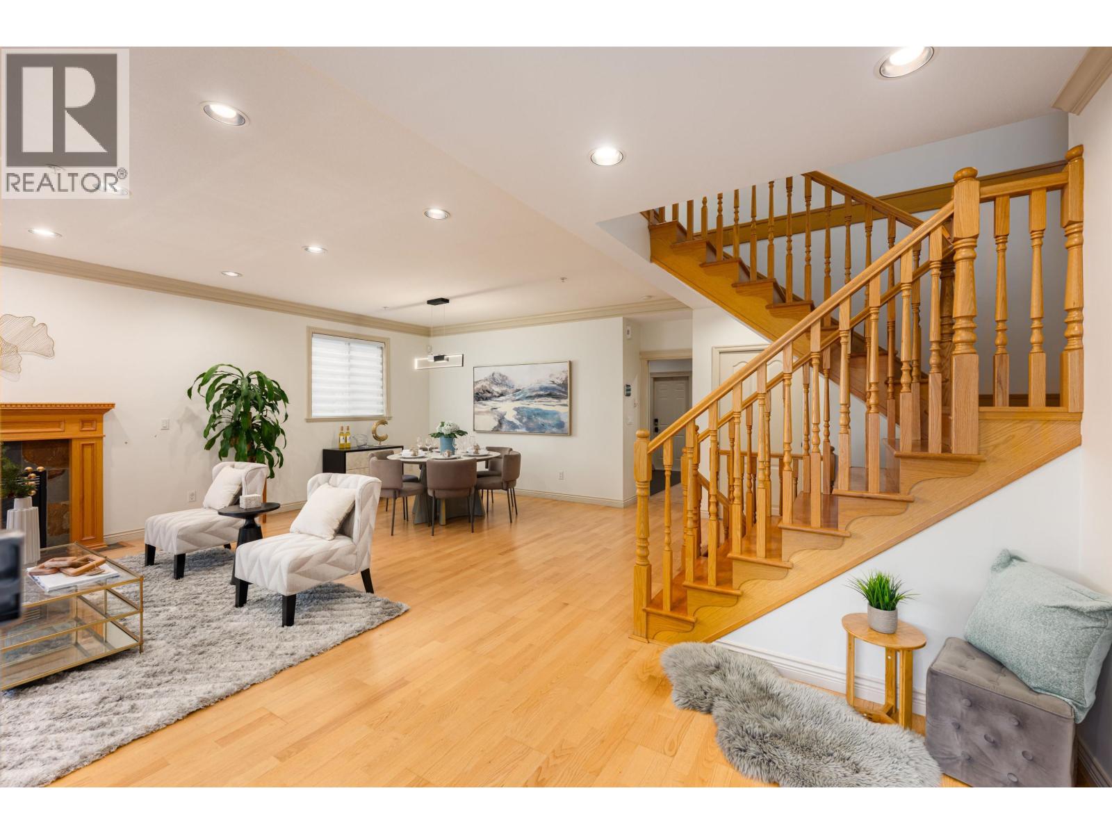 7949 Montcalm Street, Vancouver, British Columbia  V6P 4P2 - Photo 5 - R3061506