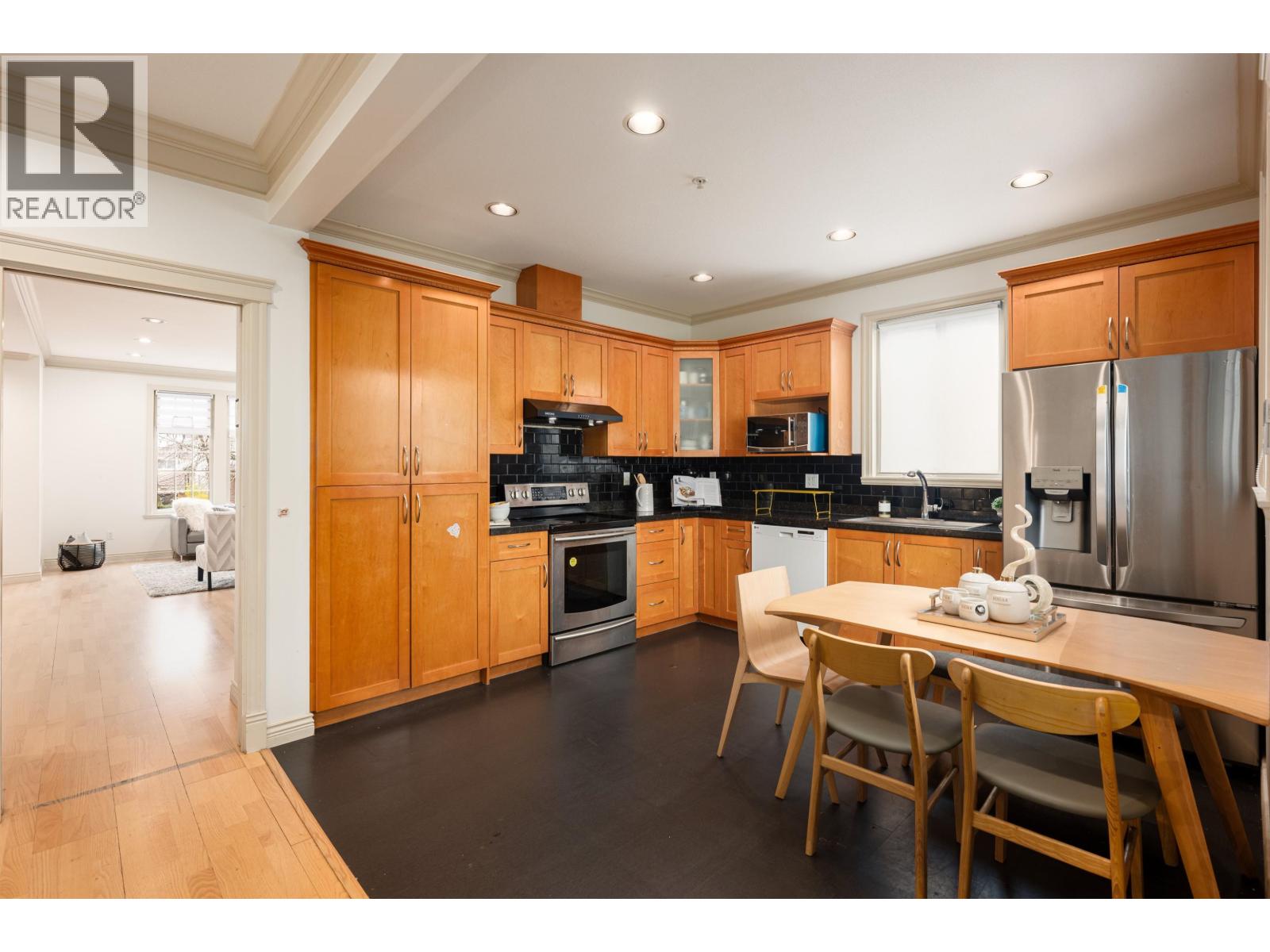 7949 Montcalm Street, Vancouver, British Columbia  V6P 4P2 - Photo 14 - R3061506