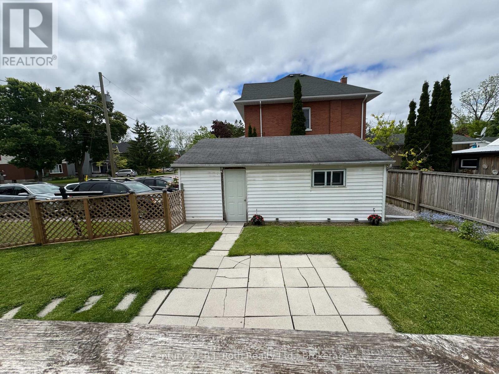 33 Sussex Street S, Kawartha Lakes, Ontario  K9V 3E7 - Photo 35 - X12479495