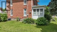 33 Sussex Street S, Kawartha Lakes, Ontario  K9V 3E7 - Photo 5 - X12479495