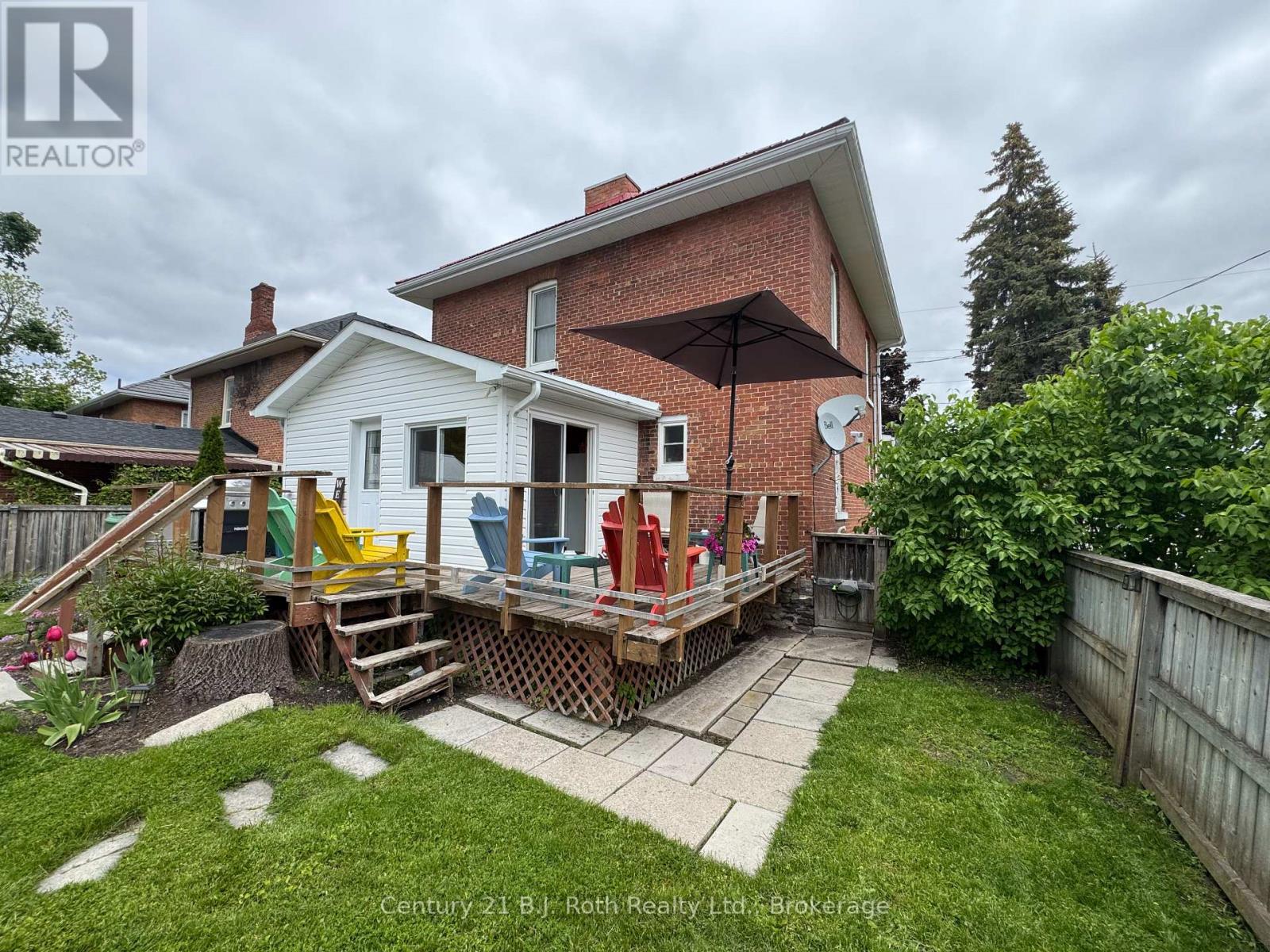 33 Sussex Street S, Kawartha Lakes, Ontario  K9V 3E7 - Photo 6 - X12479495