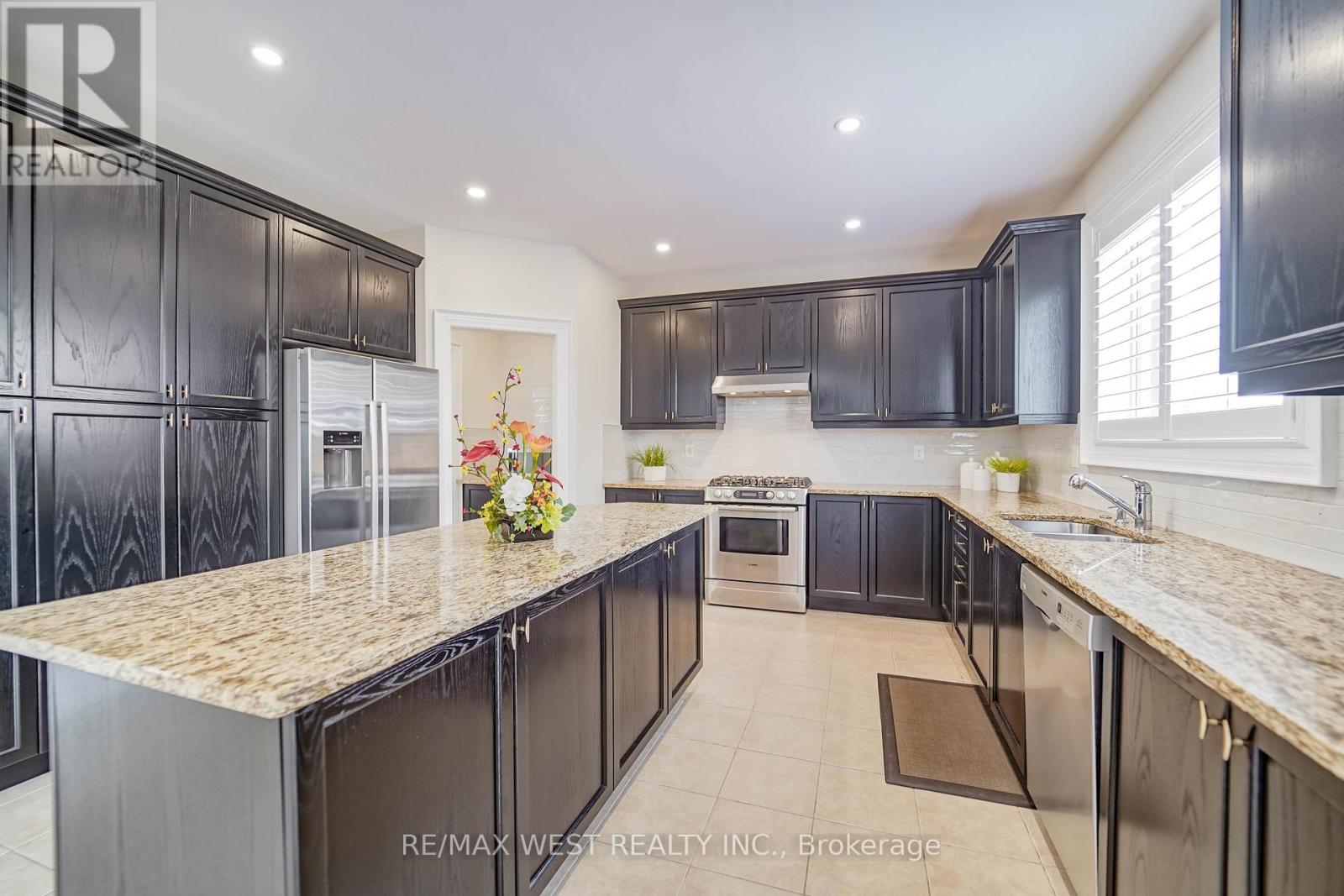 18 Wyndance Way, Uxbridge, Ontario  L9P 0B8 - Photo 10 - N12479399