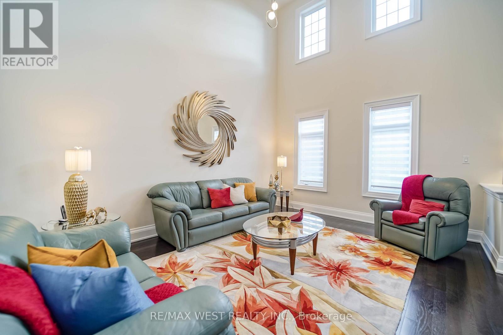 18 Wyndance Way, Uxbridge, Ontario  L9P 0B8 - Photo 4 - N12479399