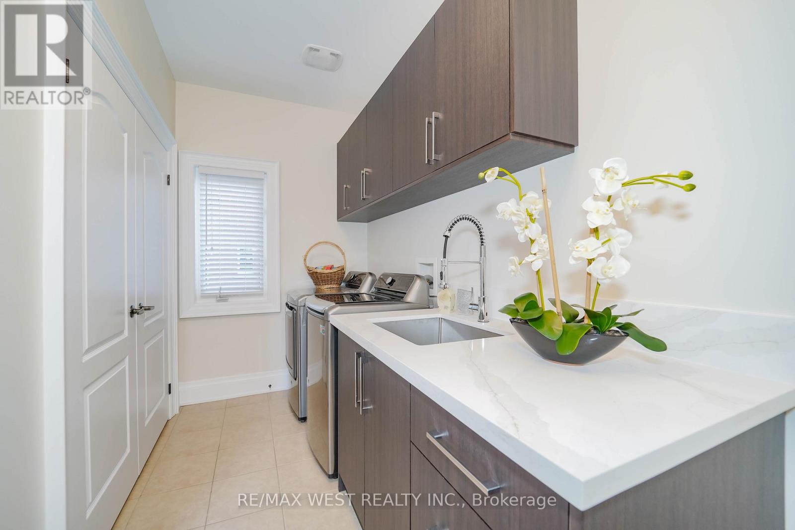 18 Wyndance Way, Uxbridge, Ontario  L9P 0B8 - Photo 5 - N12479399
