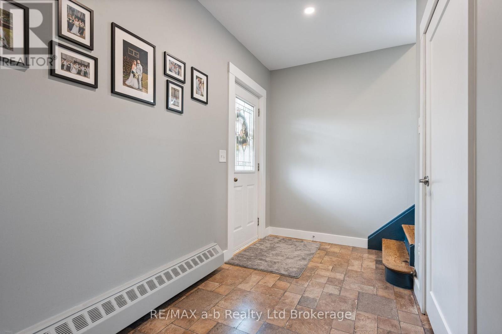 31 Concession Street W, Tillsonburg, Ontario  N4G 1R4 - Photo 10 - X12479493