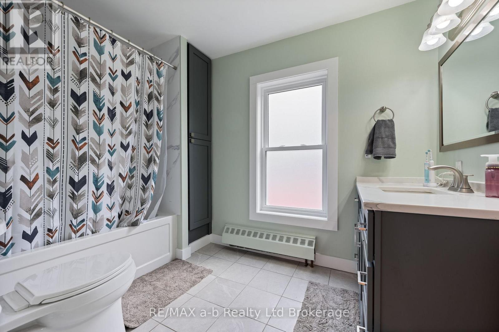 31 Concession Street W, Tillsonburg, Ontario  N4G 1R4 - Photo 11 - X12479493