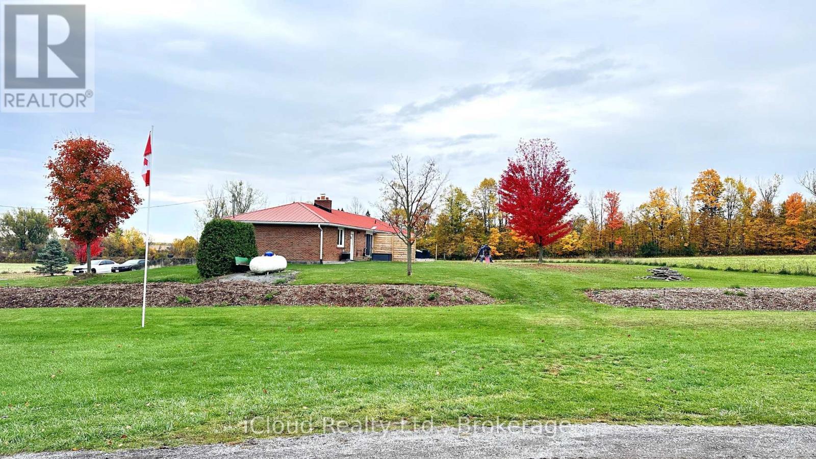 22186 Kennedy Road, East Gwillimbury, Ontario  L0G 1V0 - Photo 4 - N12472330