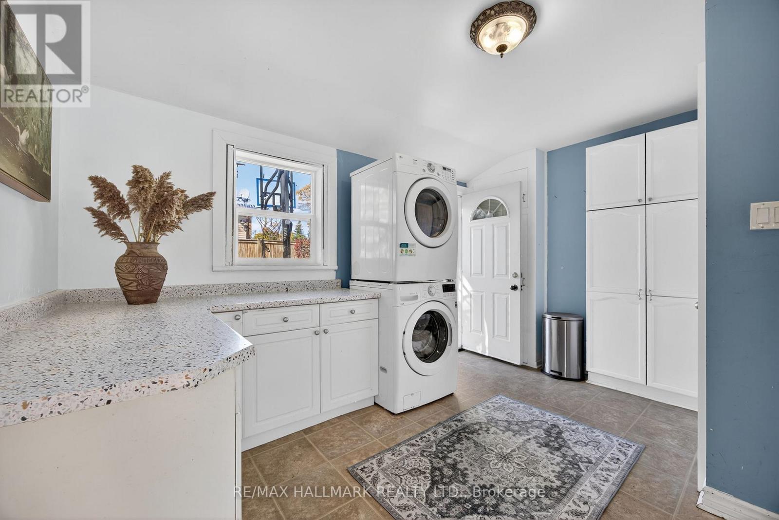 84 Wellington Street E, Barrie, Ontario  L4M 3K9 - Photo 12 - S12476656