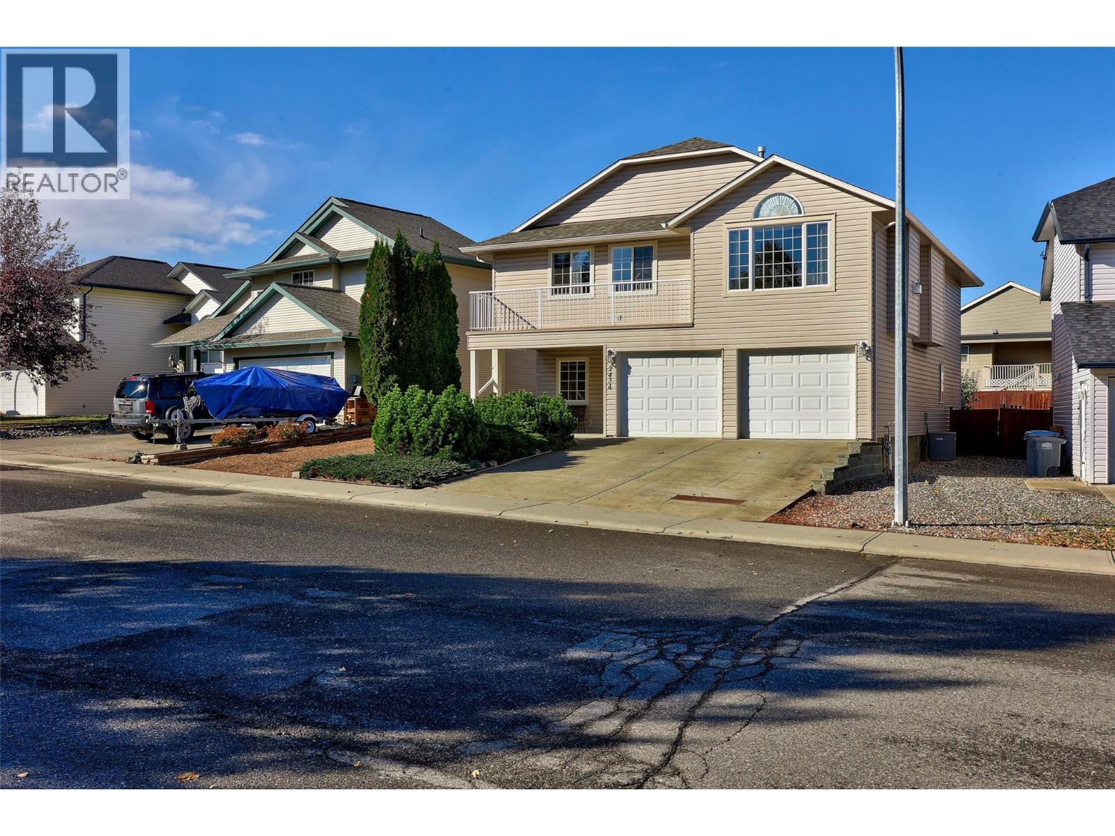 2434 ABBEYGLEN Way, kamloops, British Columbia