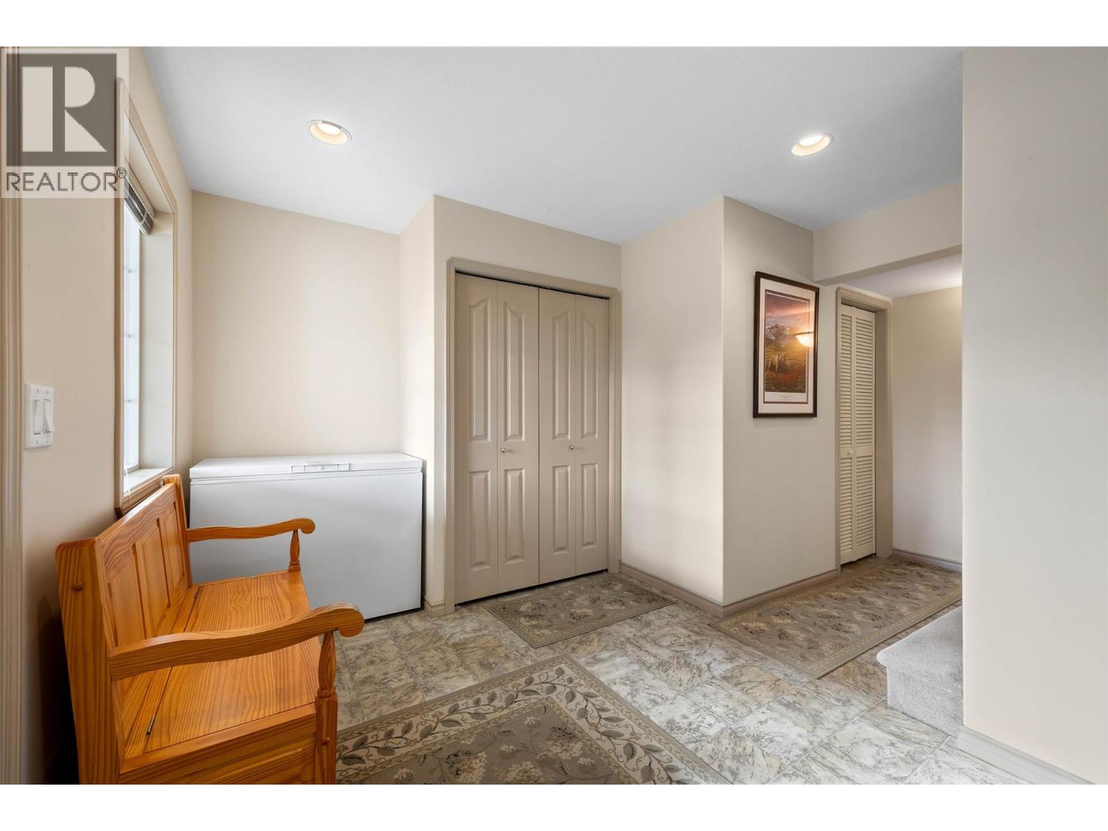 2434 Abbeyglen Way, Kamloops, British Columbia  V1S 1Y7 - Photo 14 - 10366652