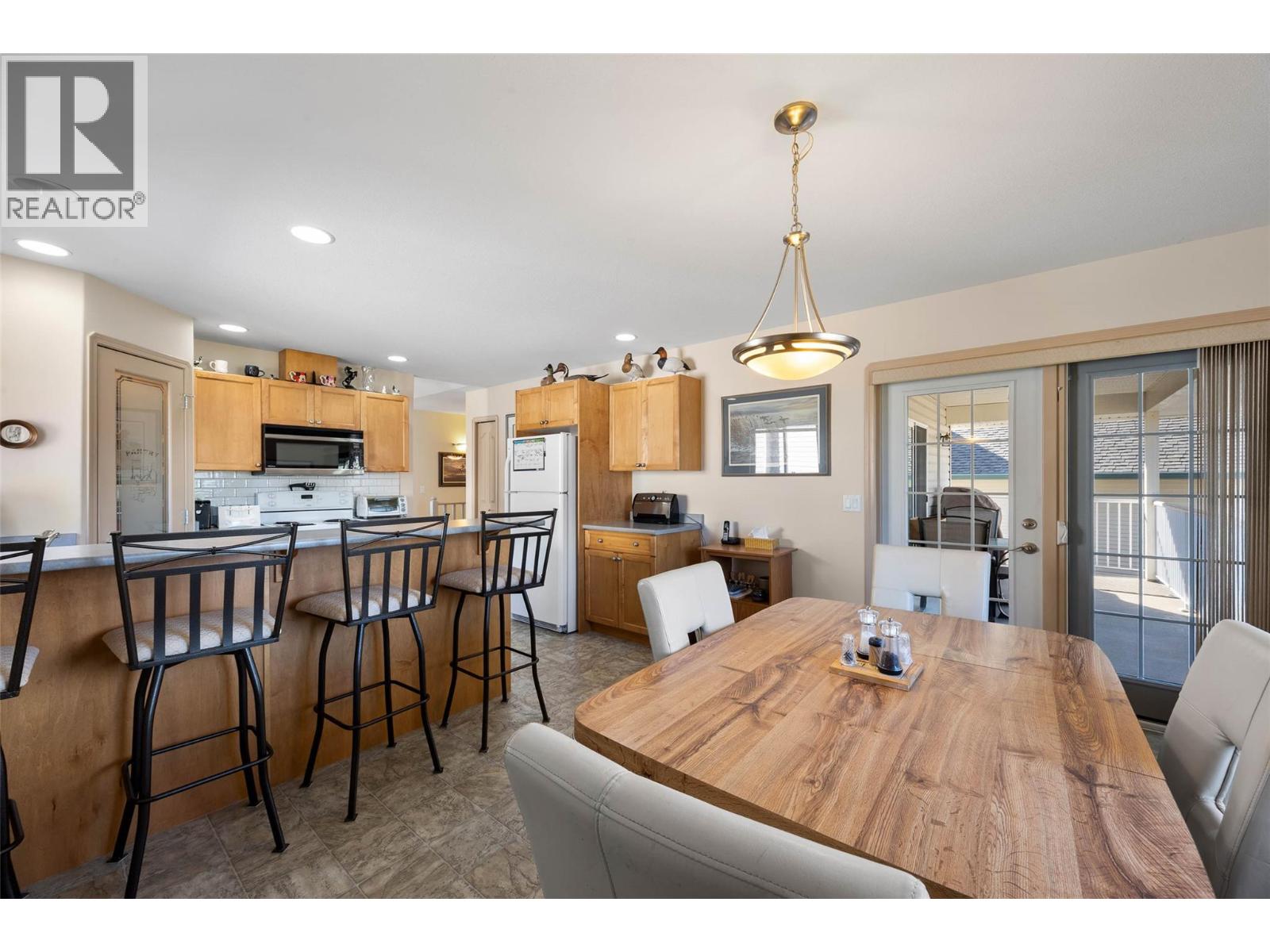 2434 Abbeyglen Way, Kamloops, British Columbia  V1S 1Y7 - Photo 17 - 10366652