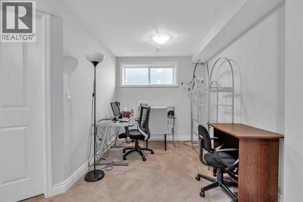 109 Royal Crest Terrace Nw, Calgary, Alberta  T3G 4M2 - Photo 37 - A2258958