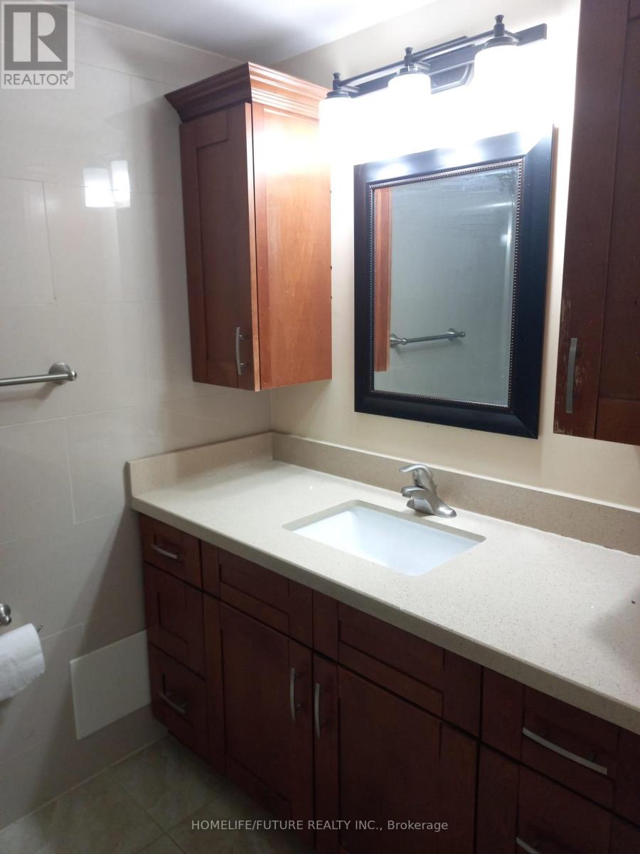 1708 - 3695 Kaneff Crescent, Mississauga, Ontario  L5A 4B6 - Photo 13 - W12479400