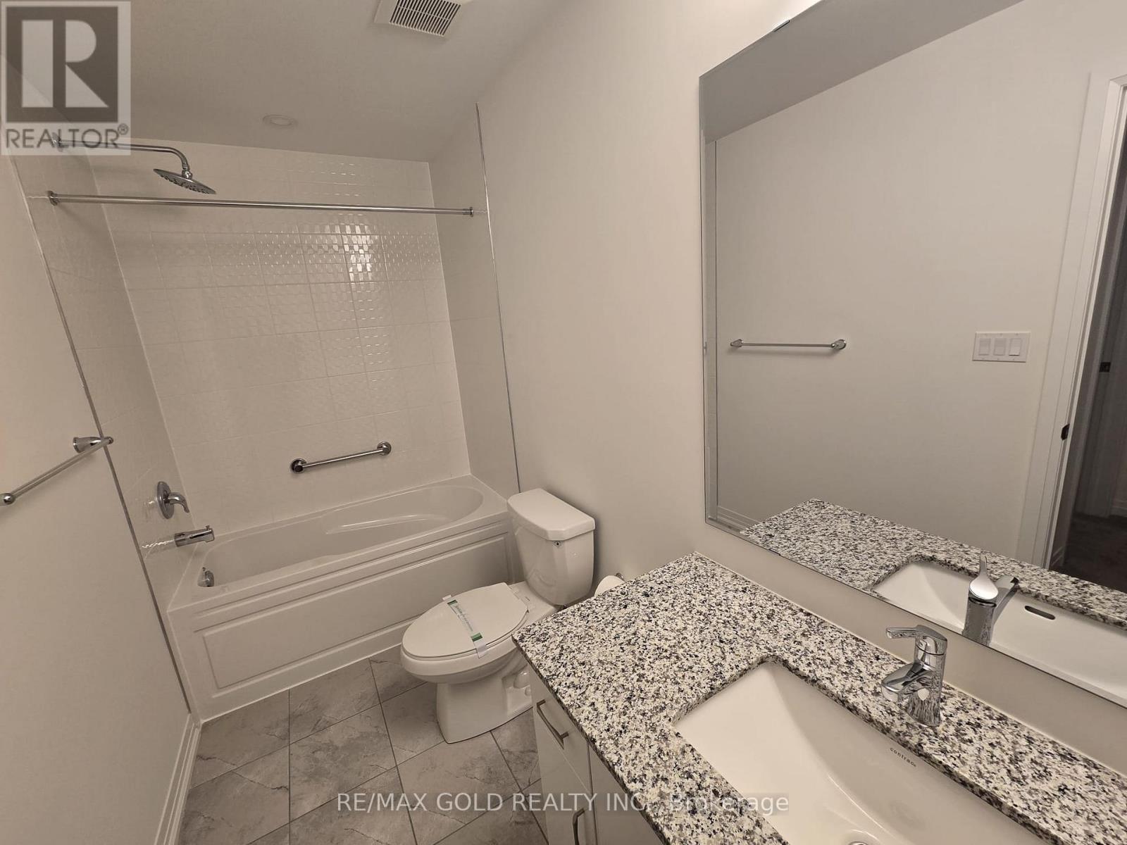 25 Moosehead Drive, Brampton, Ontario  L7A 5L9 - Photo 10 - W12479415