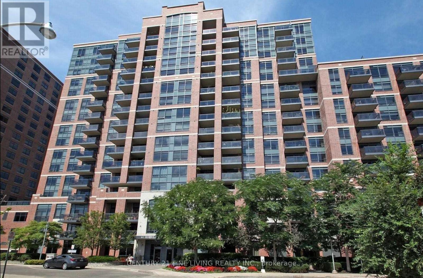 61 HEINTZMAN STREET, Toronto, Ontario