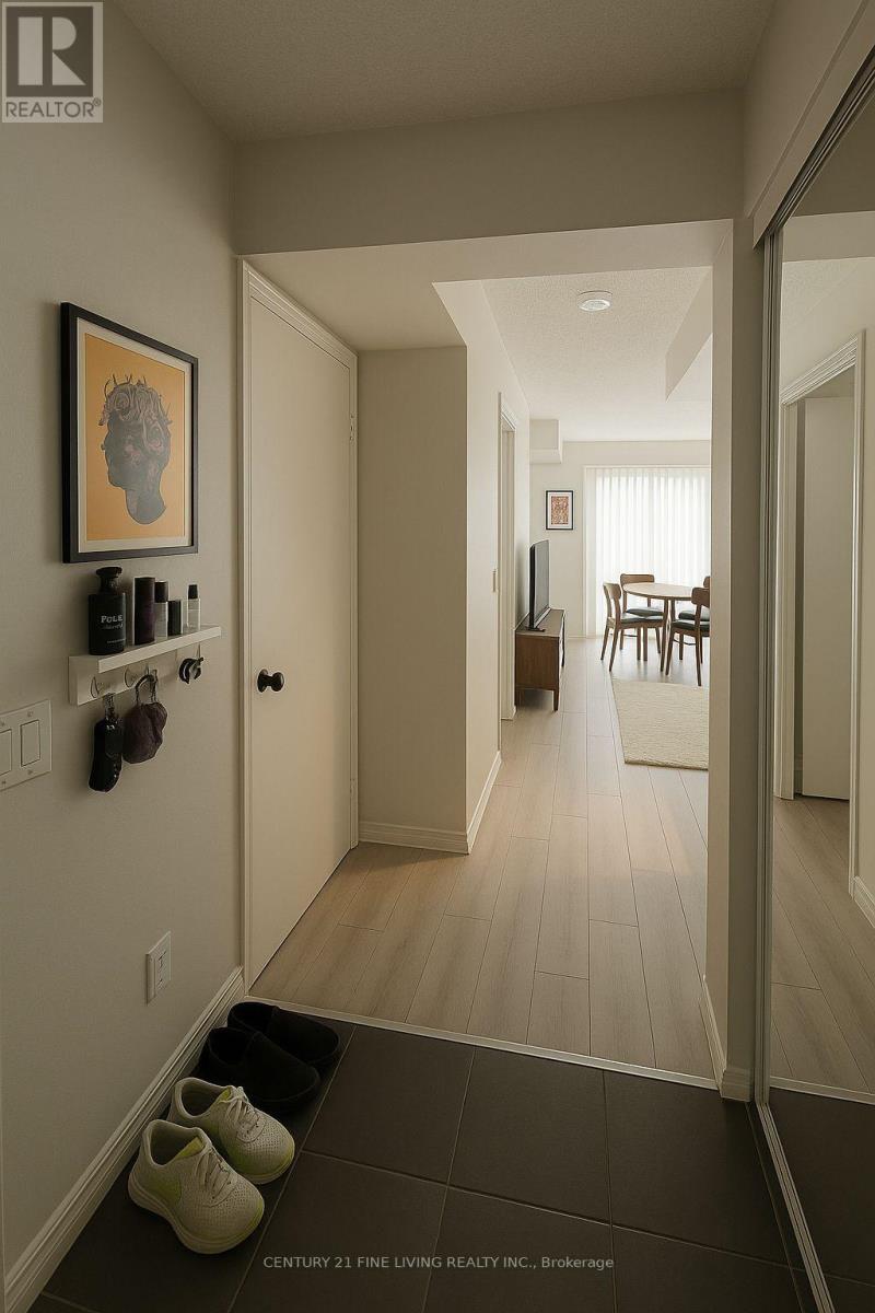 61 Heintzman Street, Toronto, Ontario  M6P 2J7 - Photo 10 - W12479423