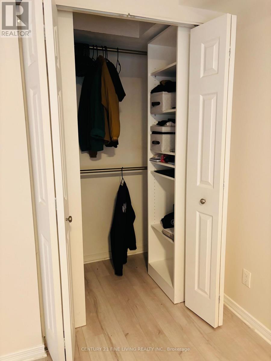 61 Heintzman Street, Toronto, Ontario  M6P 2J7 - Photo 13 - W12479423