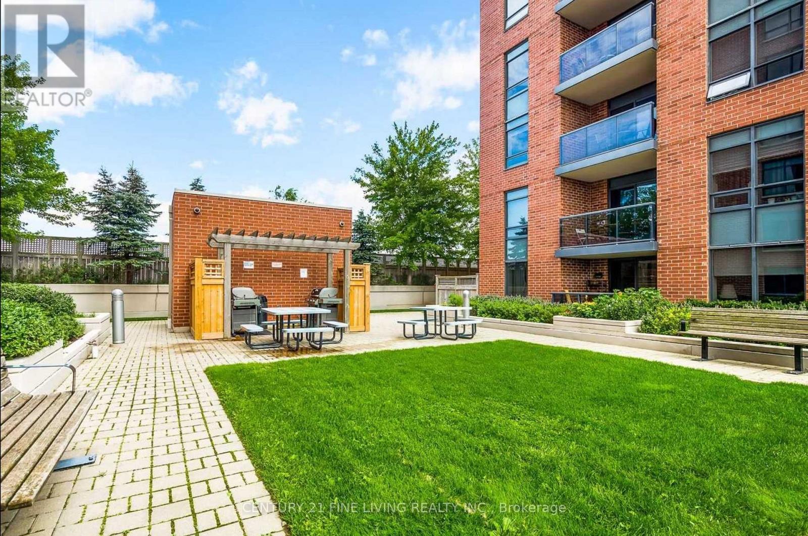61 Heintzman Street, Toronto, Ontario  M6P 2J7 - Photo 14 - W12479423