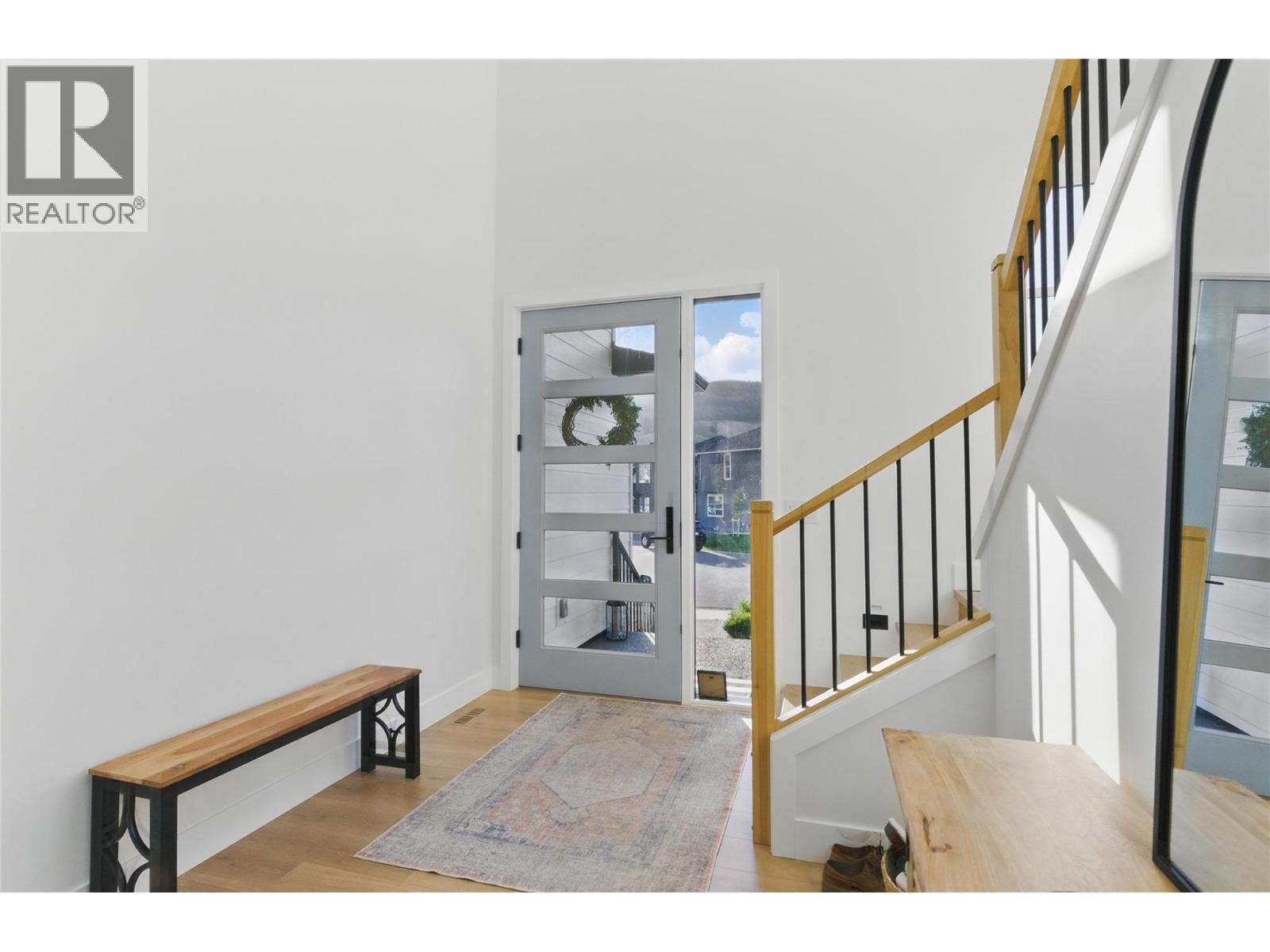 2744 Beachmount Crescent, Kamloops, British Columbia  V2B 0E6 - Photo 3 - 10366625