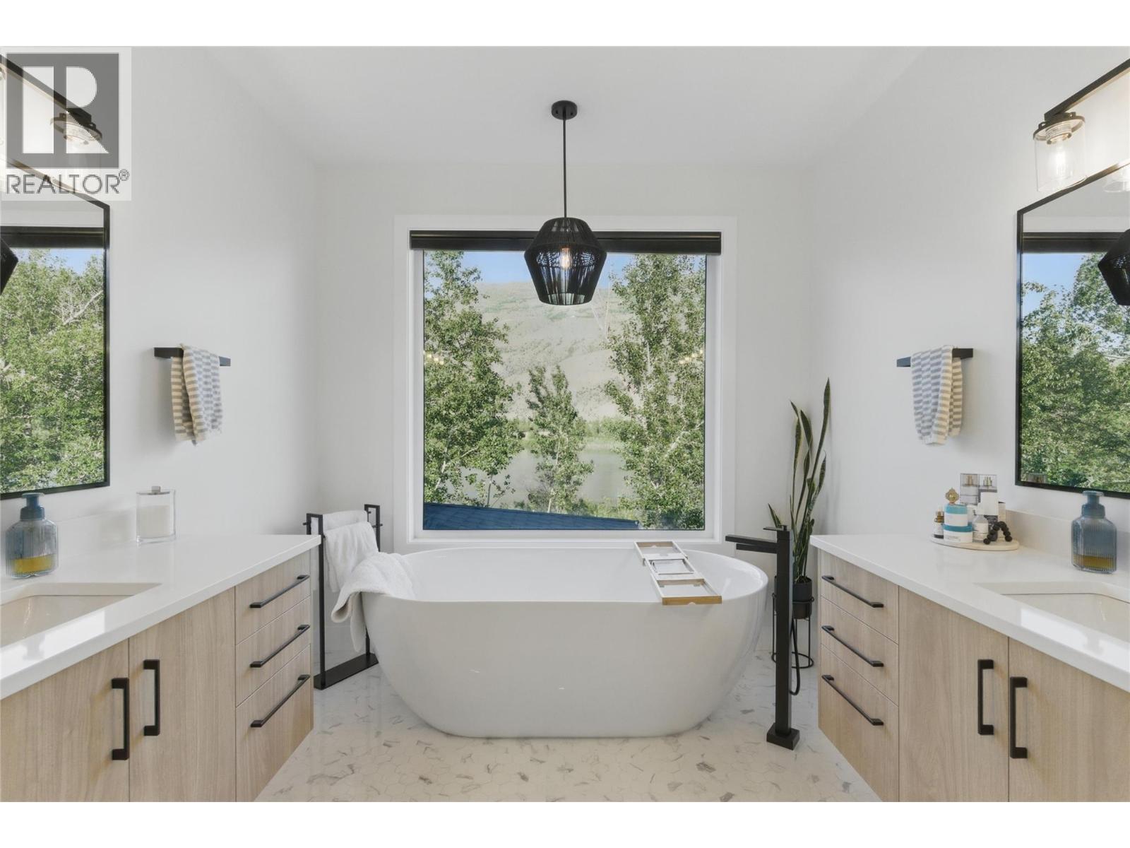 2744 Beachmount Crescent, Kamloops, British Columbia  V2B 0E6 - Photo 24 - 10366625