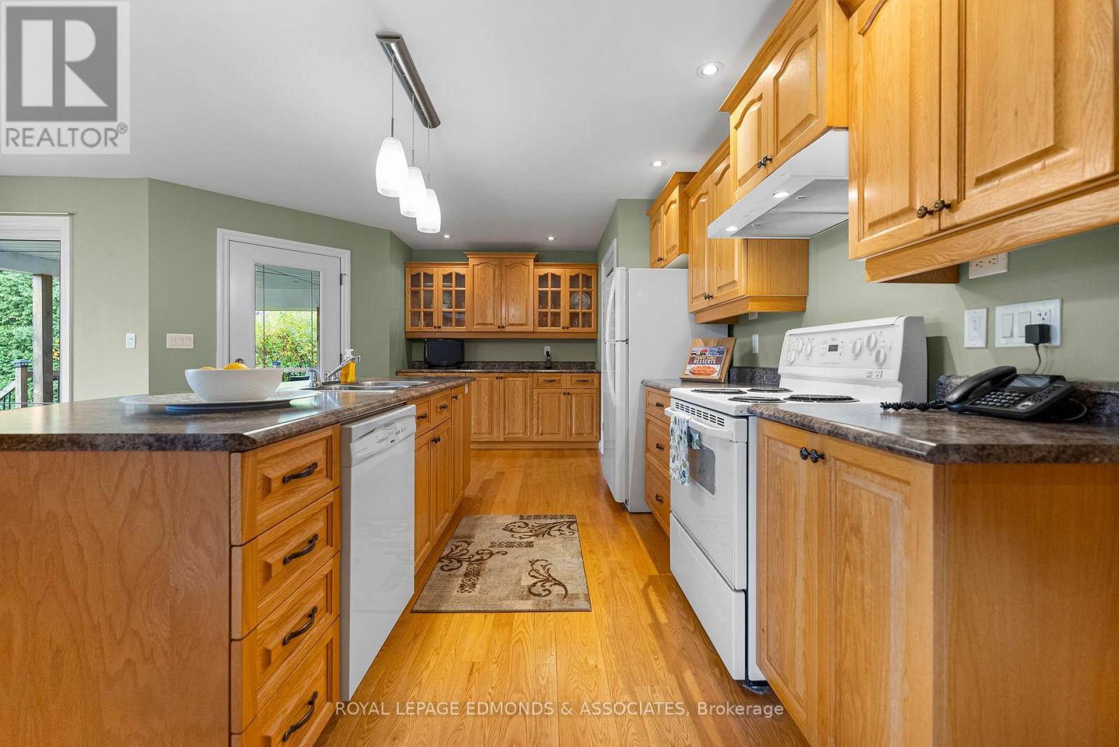 17 Minto Street, Whitewater Region, Ontario  K0J 1C0 - Photo 15 - X12479445