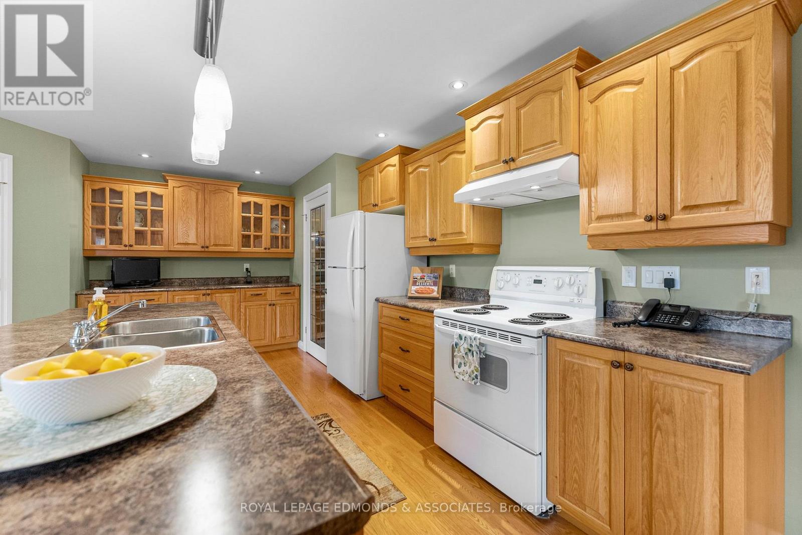 17 Minto Street, Whitewater Region, Ontario  K0J 1C0 - Photo 16 - X12479445