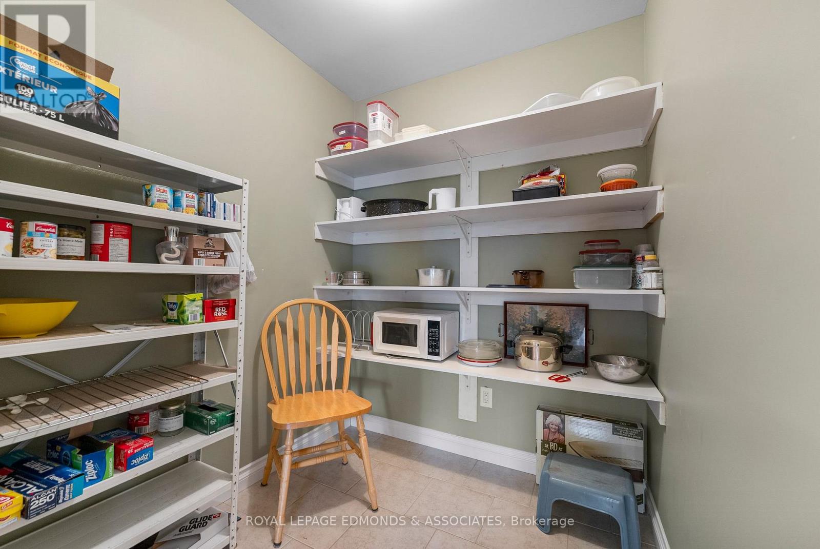 17 Minto Street, Whitewater Region, Ontario  K0J 1C0 - Photo 18 - X12479445