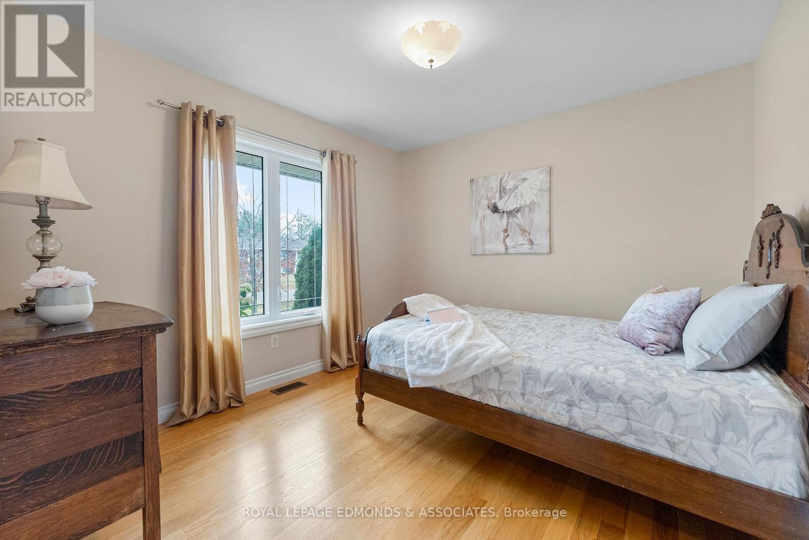 17 Minto Street, Whitewater Region, Ontario  K0J 1C0 - Photo 24 - X12479445