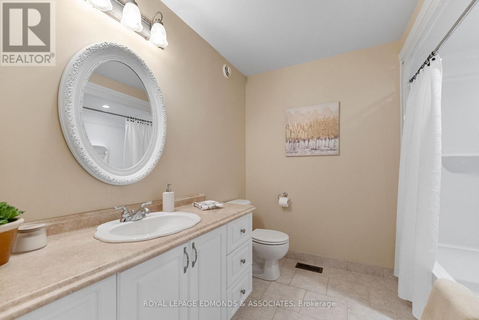 17 Minto Street, Whitewater Region, Ontario  K0J 1C0 - Photo 25 - X12479445