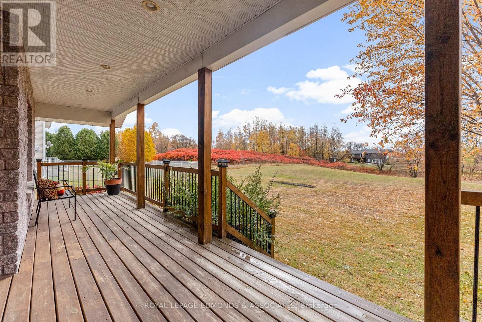 17 Minto Street, Whitewater Region, Ontario  K0J 1C0 - Photo 39 - X12479445