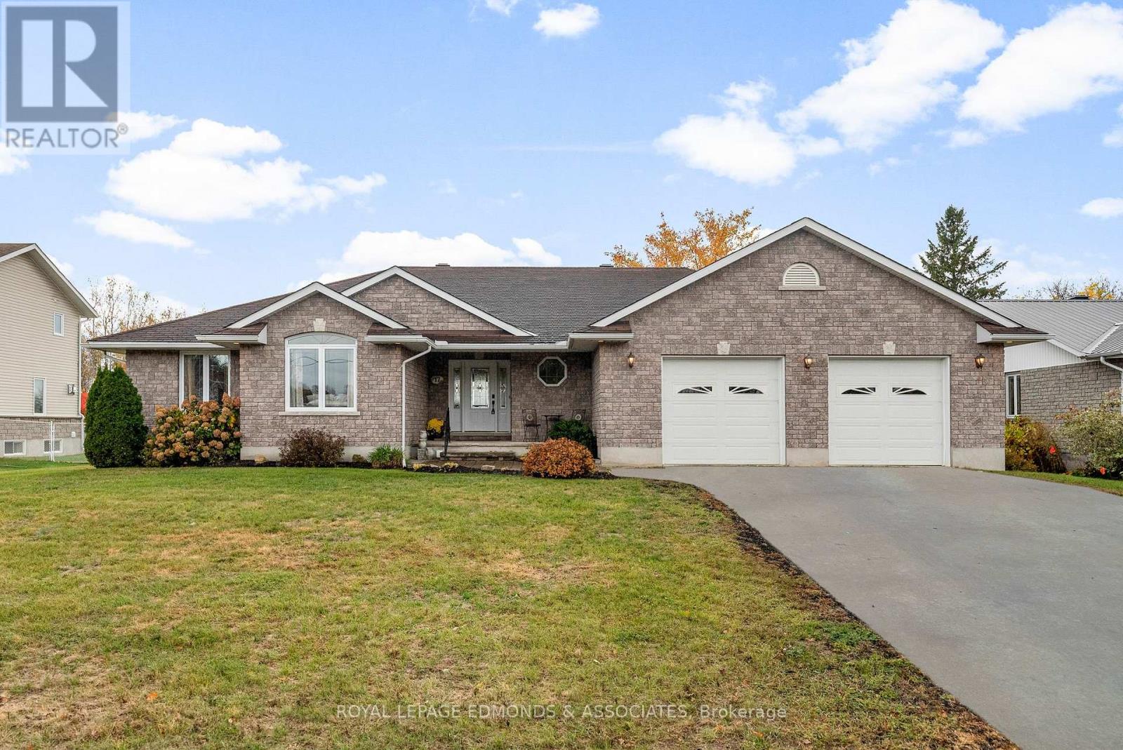 17 Minto Street, Whitewater Region, Ontario  K0J 1C0 - Photo 49 - X12479445