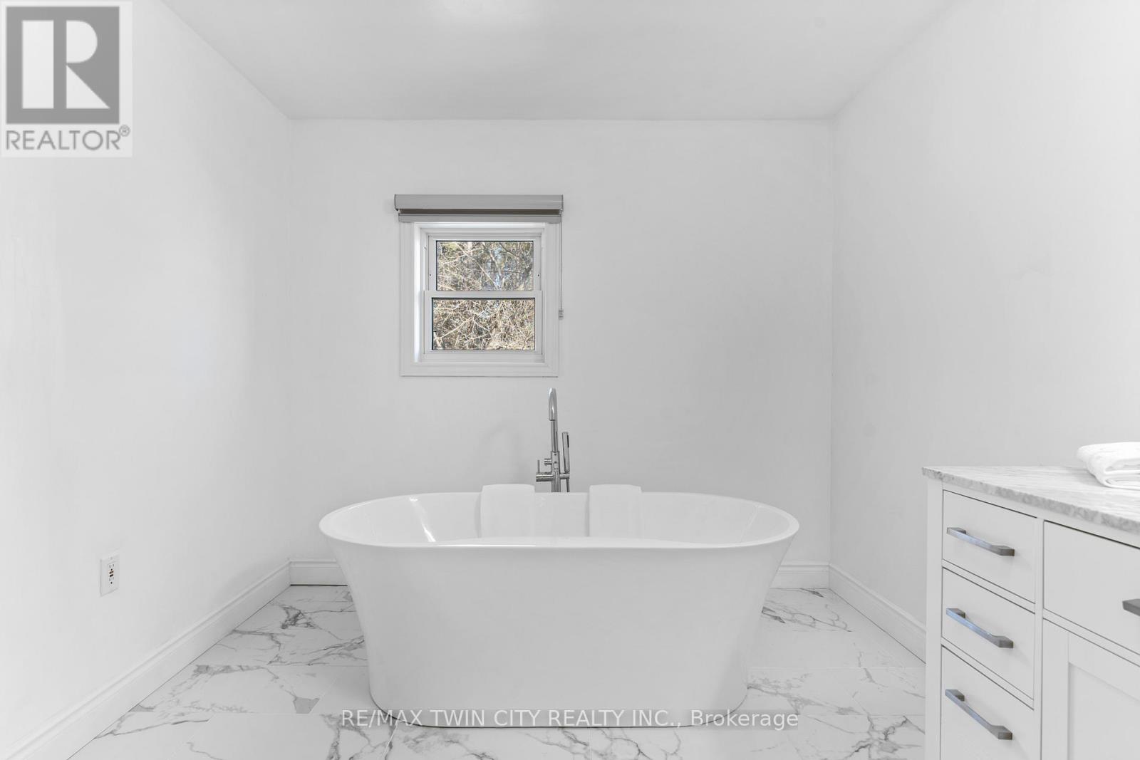 86 Santa Maria Drive, Cambridge, Ontario  N1R 8A2 - Photo 30 - X12479406