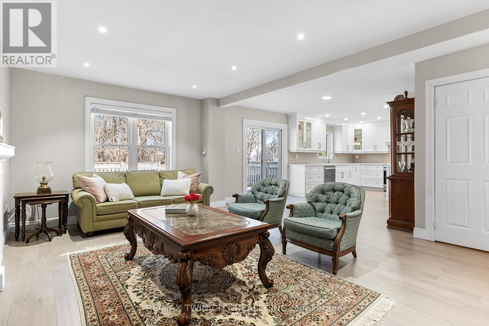 86 Santa Maria Drive, Cambridge, Ontario  N1R 8A2 - Photo 6 - X12479406