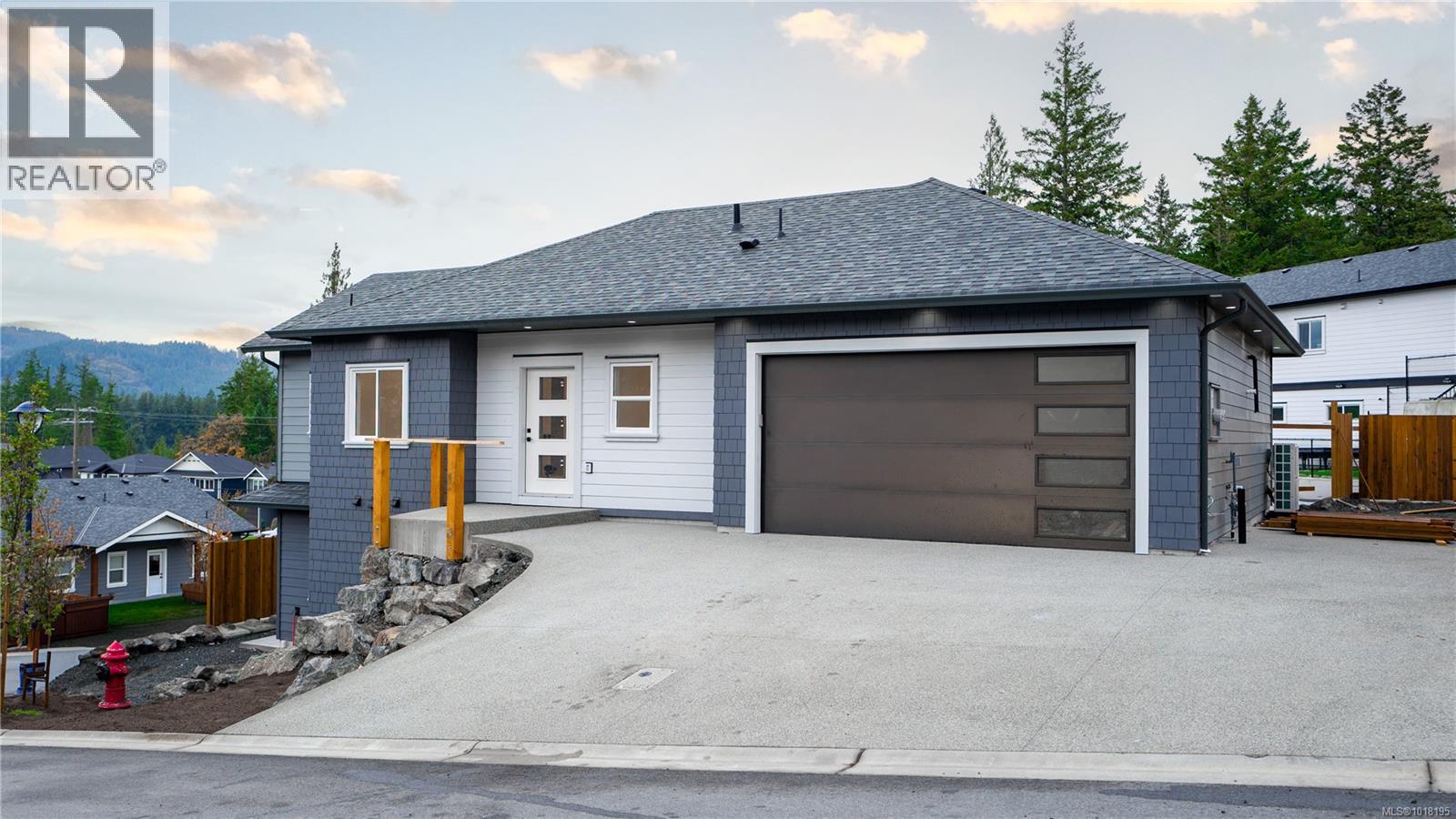 858 Tomack Loop, Langford, British Columbia  V9C 3X3 - Photo 2 - 1018195