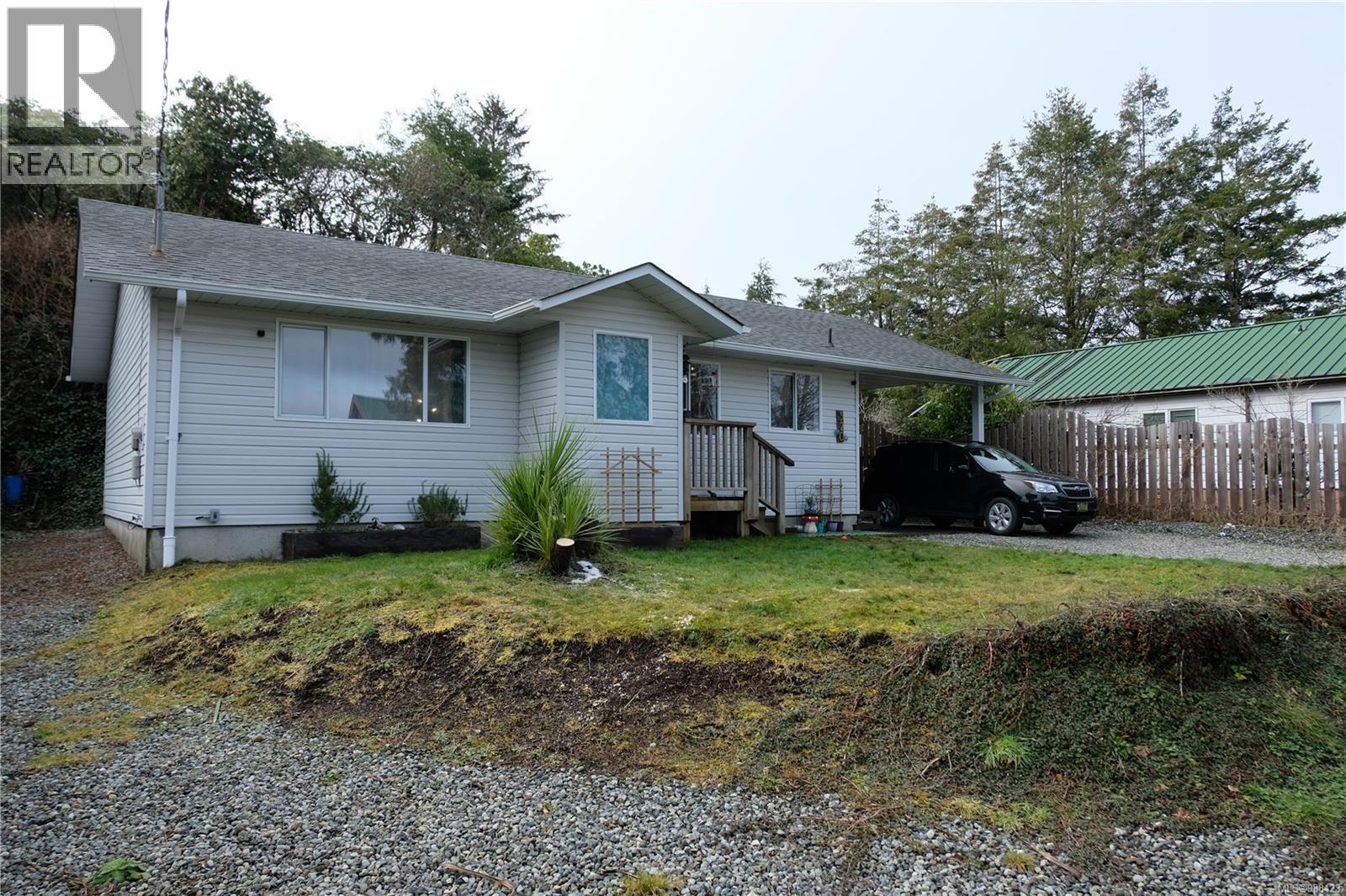520 Malon Lane, Tofino, British Columbia  V0R 2Z0 - Photo 2 - 988423