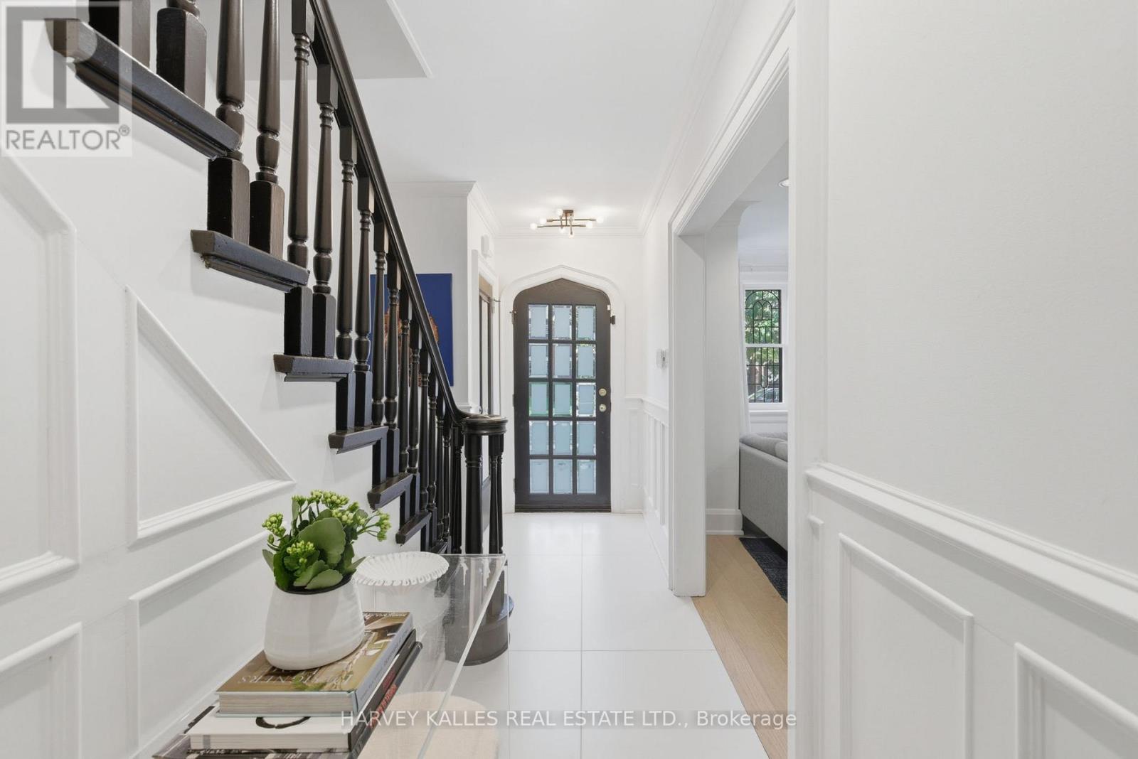 29 Glenarden Road, Toronto, Ontario  M6C 3K3 - Photo 10 - C12479467