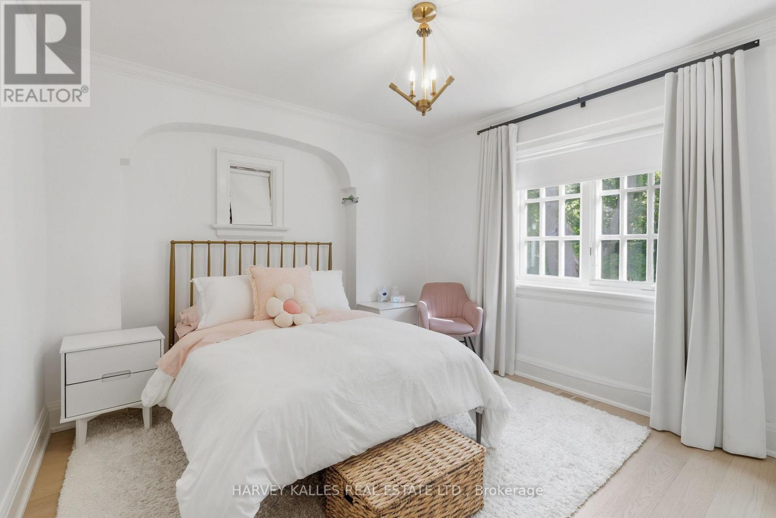 29 Glenarden Road, Toronto, Ontario  M6C 3K3 - Photo 16 - C12479467