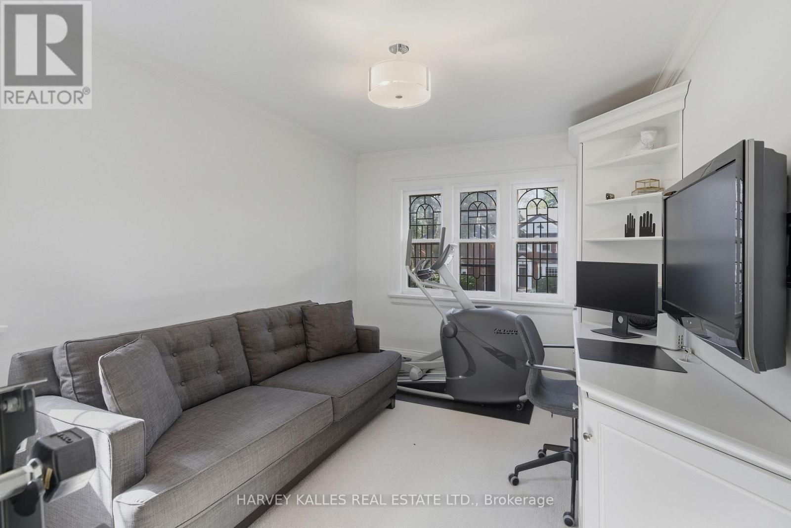 29 Glenarden Road, Toronto, Ontario  M6C 3K3 - Photo 19 - C12479467