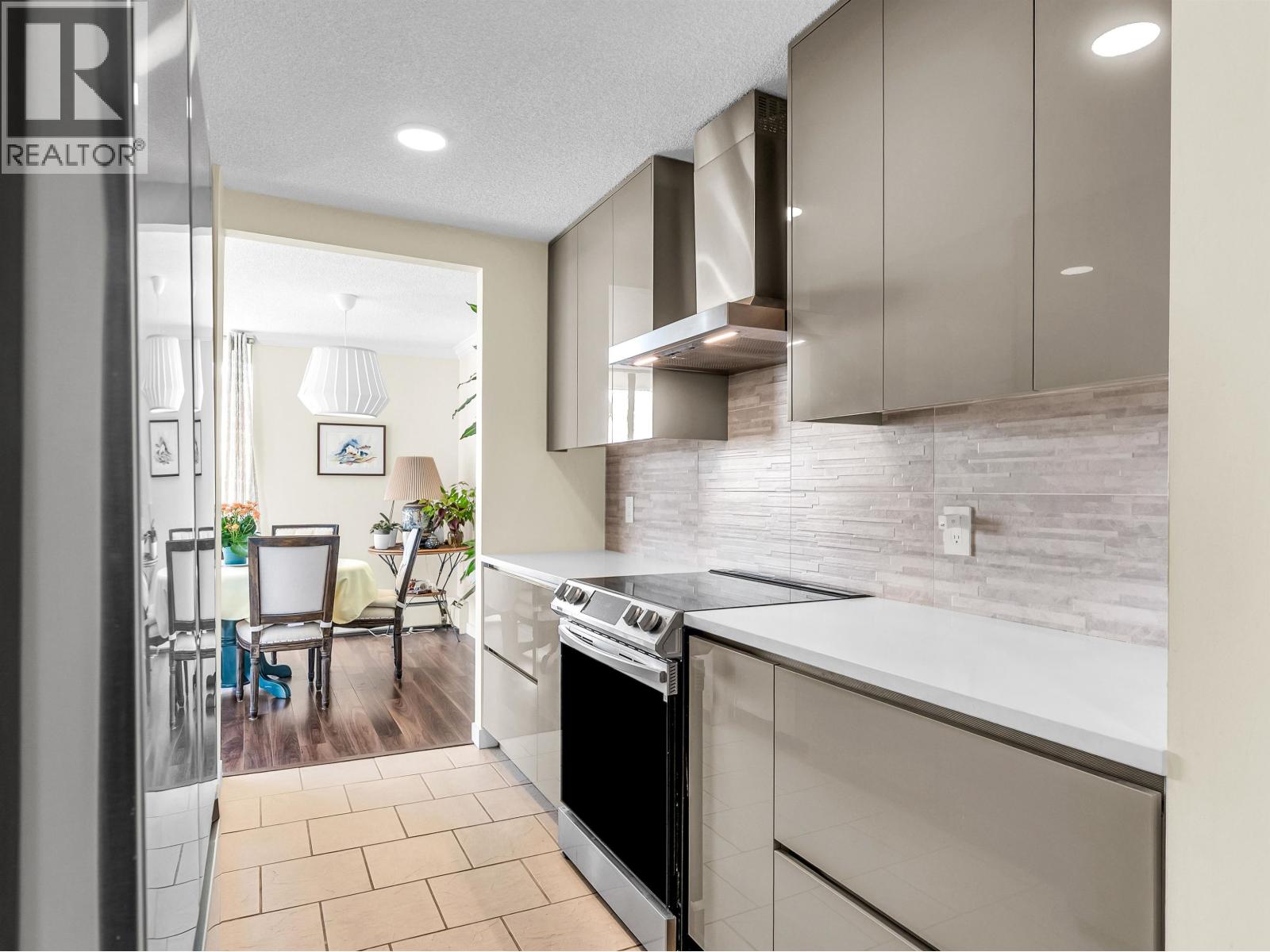1609 2024 Fullerton Avenue, North Vancouver, British Columbia  V7P 3G4 - Photo 10 - R3061471