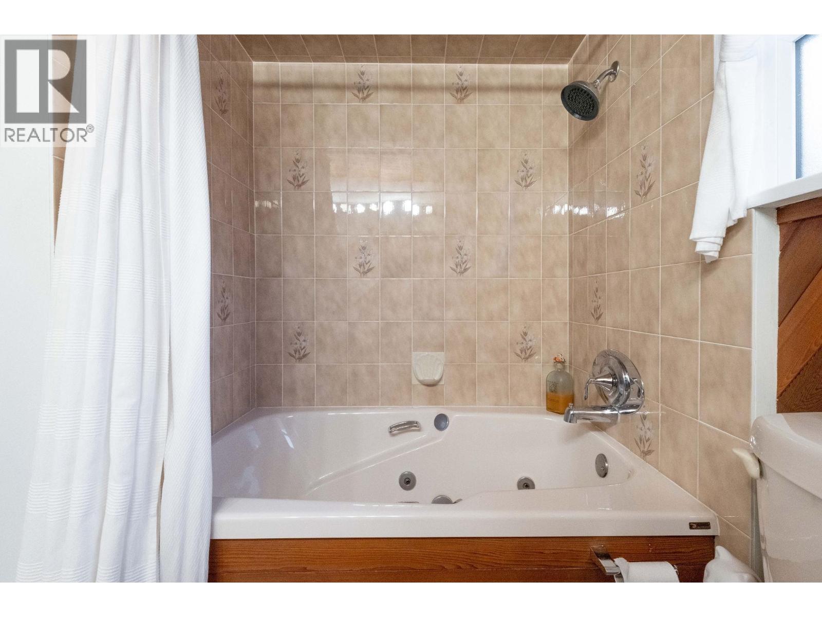 3099 E 18th Avenue, Vancouver, British Columbia  V5M 2R4 - Photo 12 - R3061076