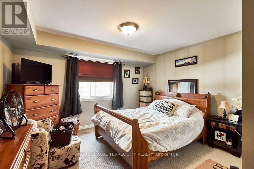 140 Mary Street N, Oshawa, Ontario  L1G 5B9 - Photo 35 - E12479435
